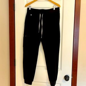 Women’s medium Zamora joggers in black